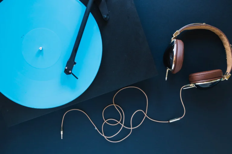 retro headphones