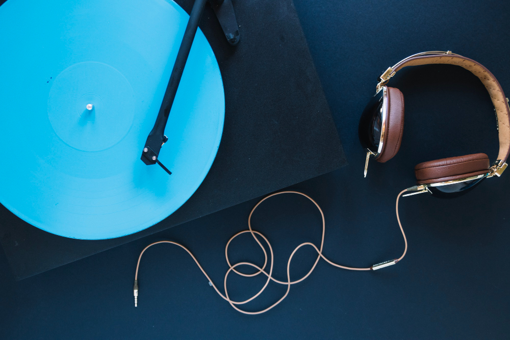 retro headphones